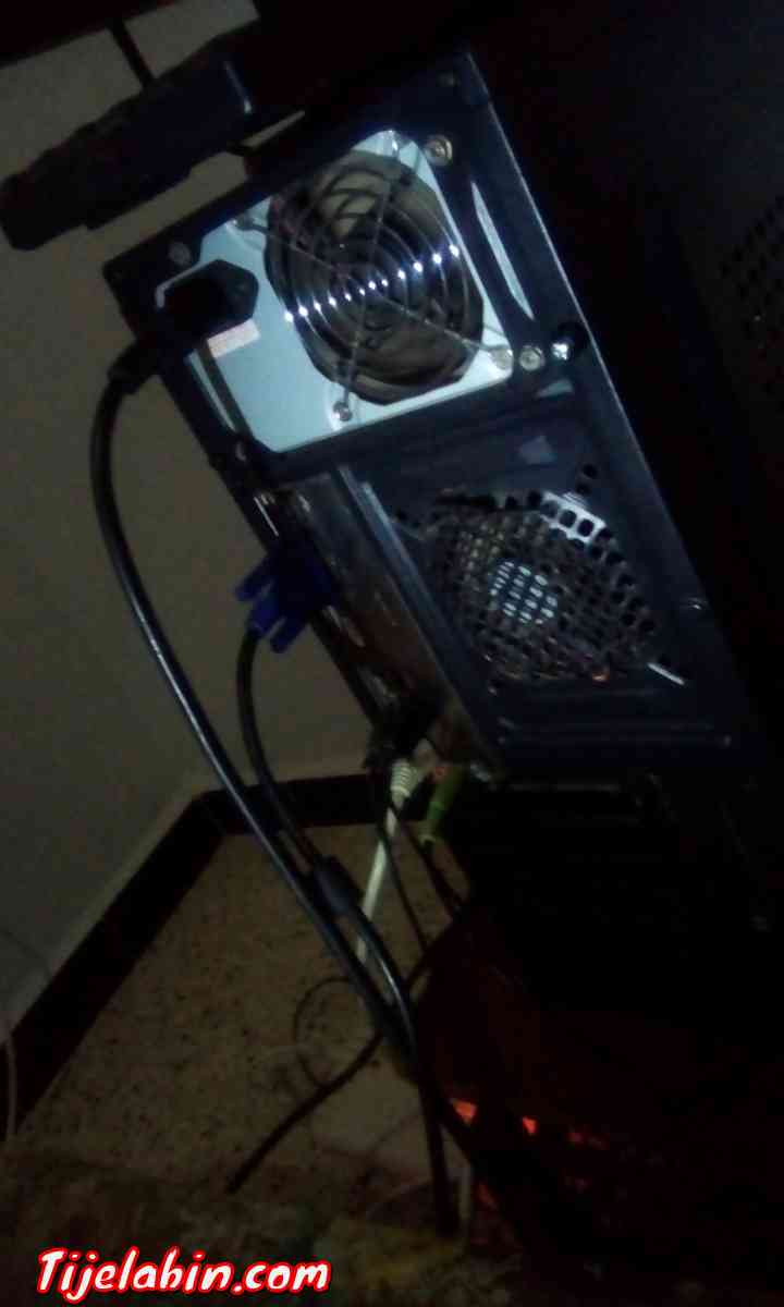 كومبيوتر مكتبي للبيع في شباب وسوم