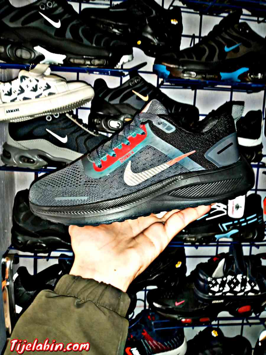 NIKE ZOOM  حاجة شابة خفيفة لسومال قومي وسوامة زينة