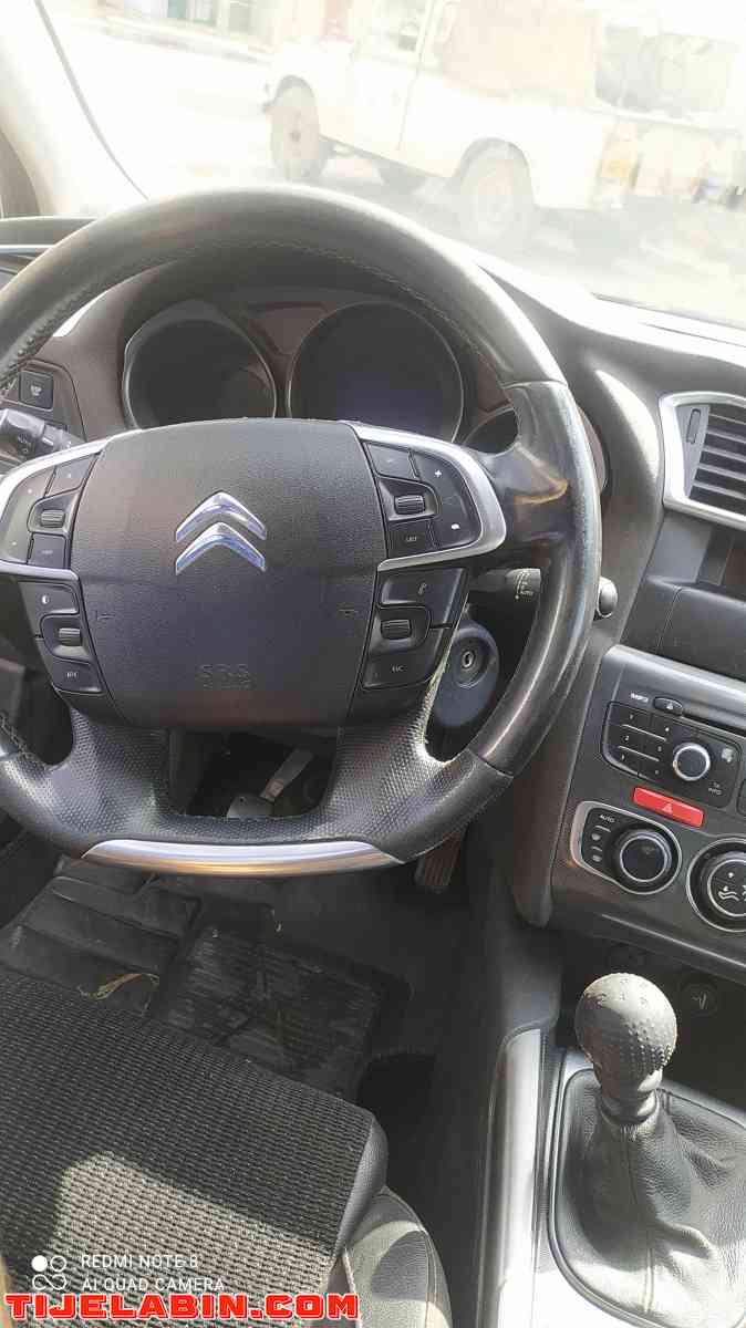 vente Citroën C4 noir 2012 machia 233000 km