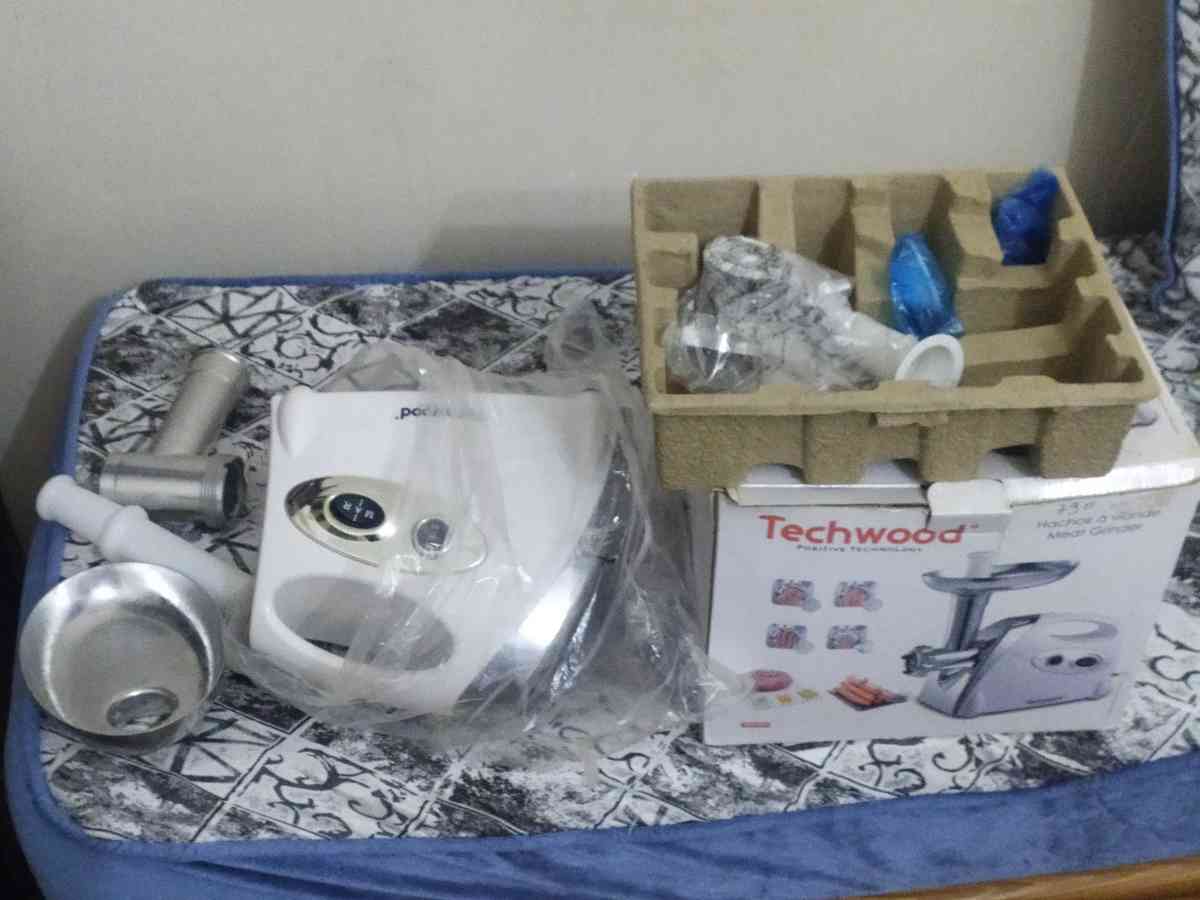 ربو للحم كهربائي للبيع مع ادوات مطبخ مستمعلة