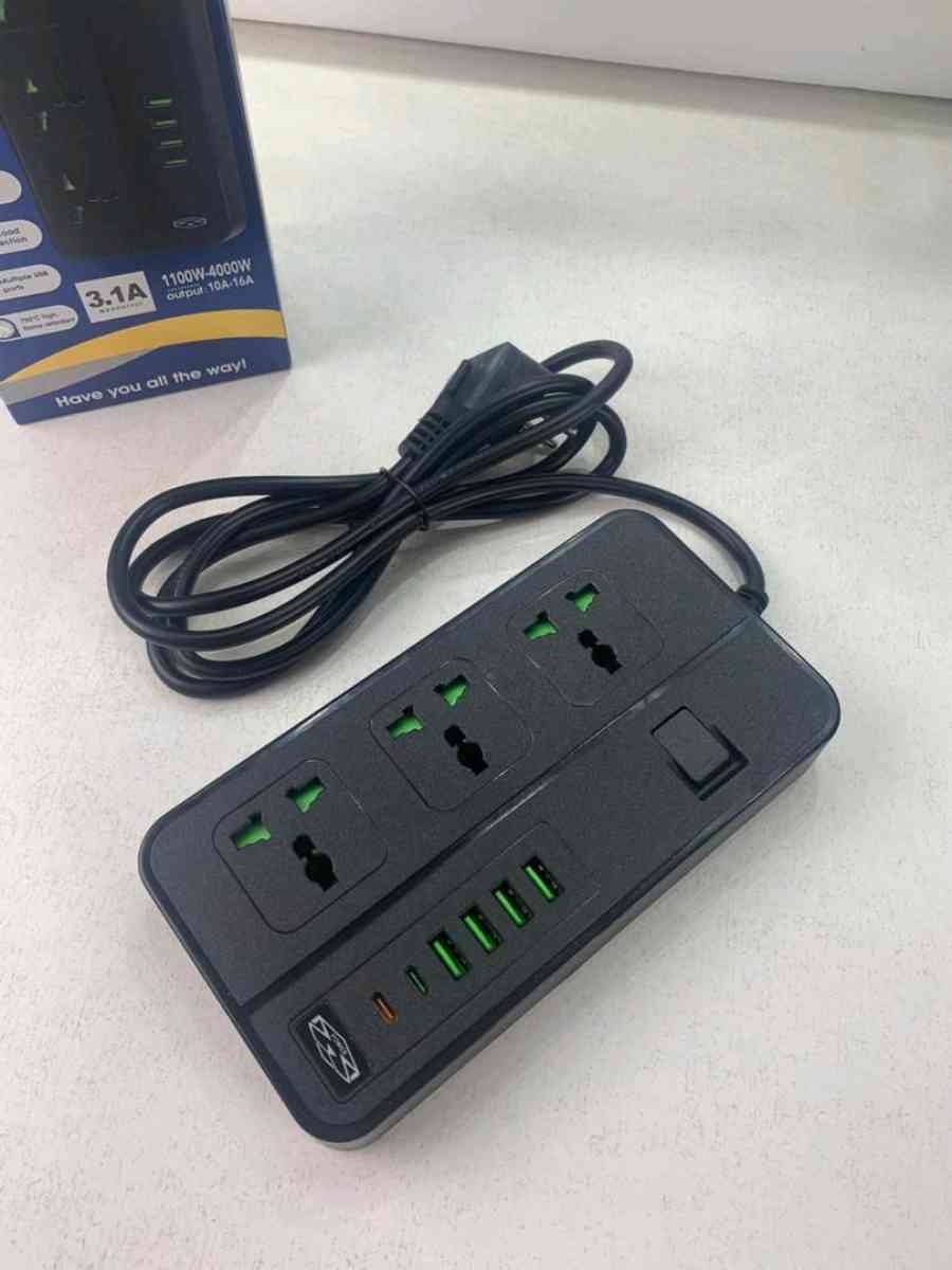 مقبس طاقةمع منافد شحن