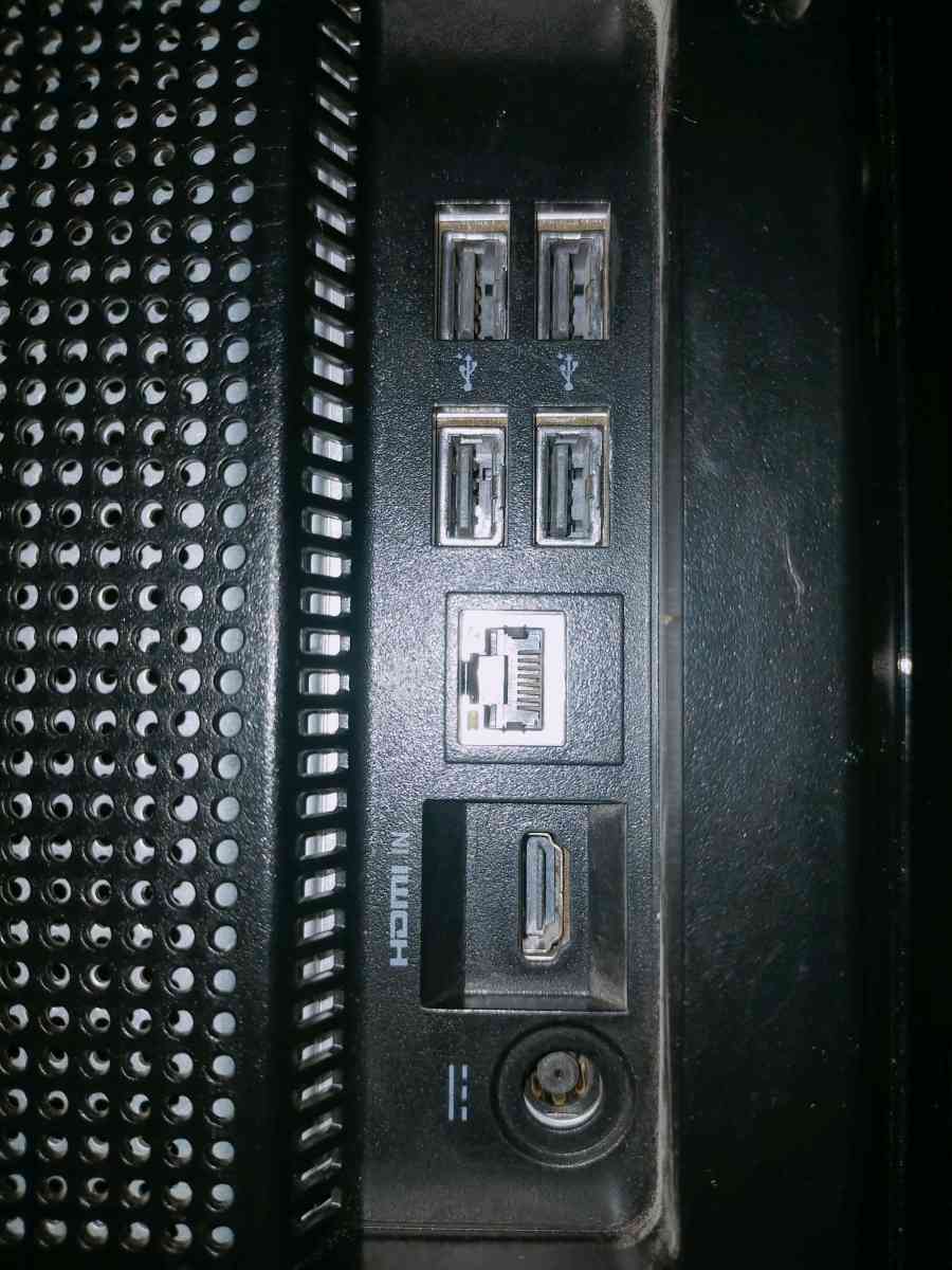 حاسوب مكتبي شاشة متصلة بلحاسوب packard bell