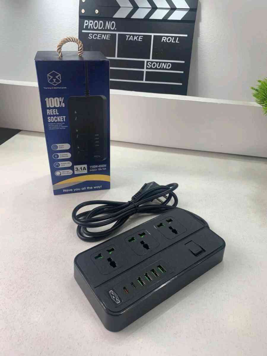 مقبس طاقةمع منافد شحن