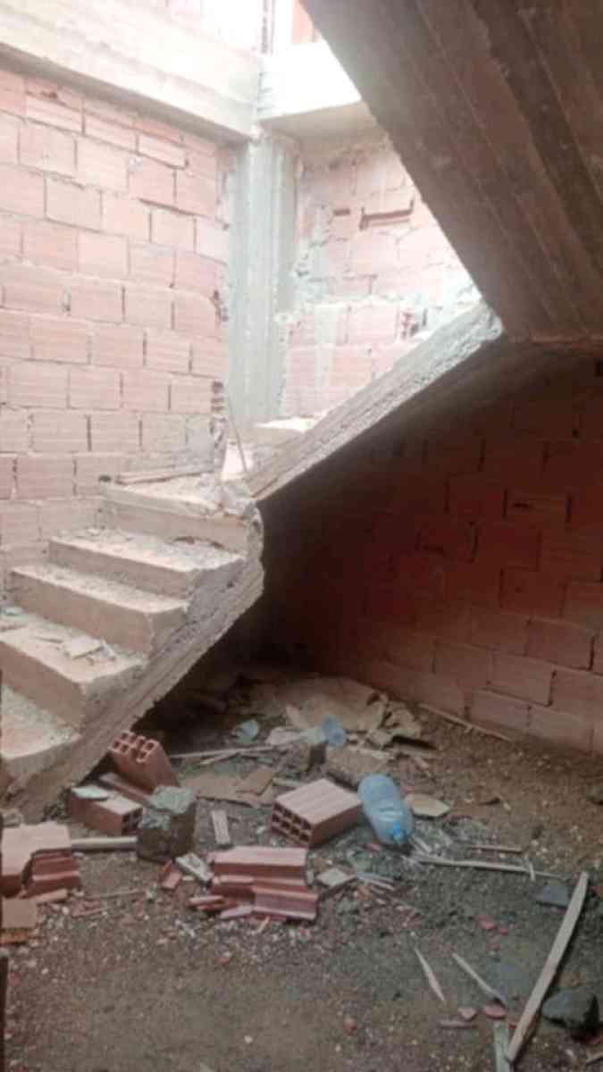 بيت 120 متر مربع نصف جاهز يحتوي على الكهرباء عرفي